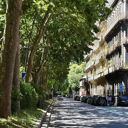 Le Magnifique, Hyper Centre